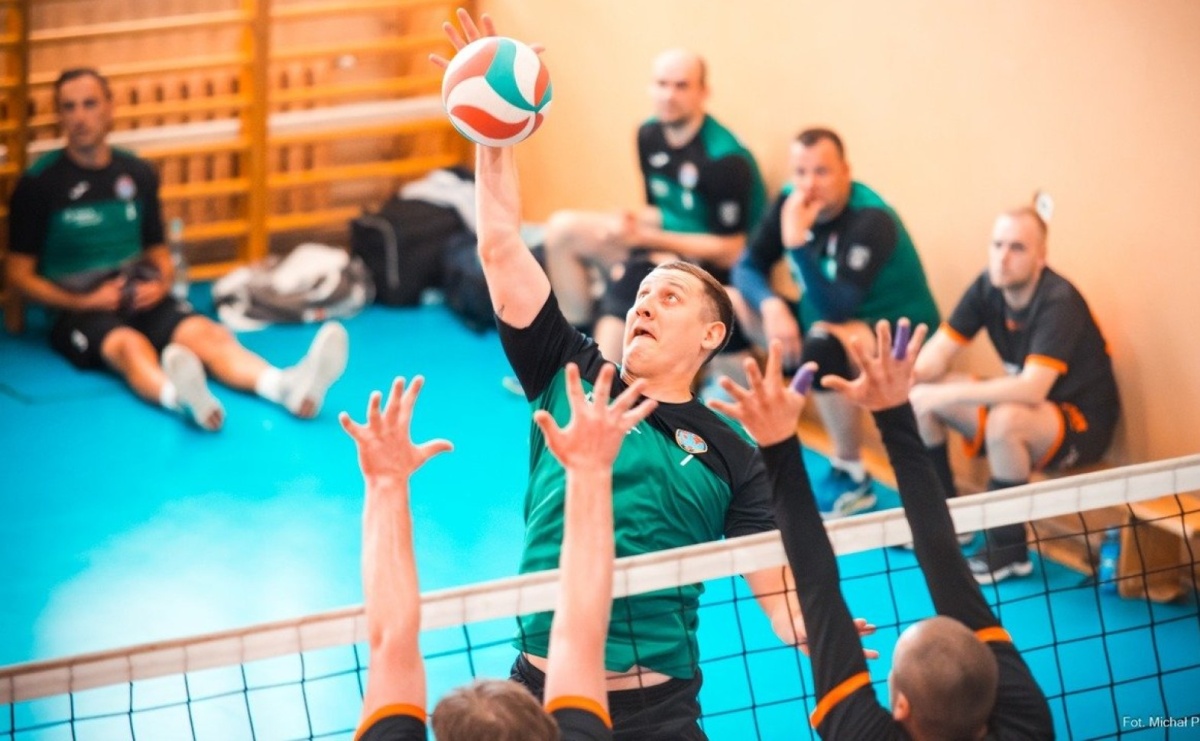 Policjanci z Wodzisławia Śląskiego na turnieju siatkarskim w Jastrzębiu-Zdroju - Serwis informacyjny z Raciborza - naszraciborz.pl