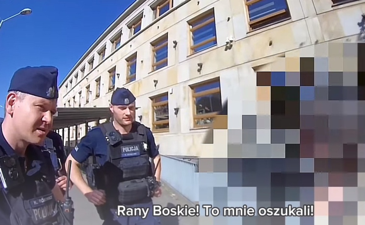 Dostała instrukcję, by wrzucić pieniądze do kosza. Oszczędności uratowali policjanci [WIDEO] - Serwis informacyjny z Raciborza - naszraciborz.pl