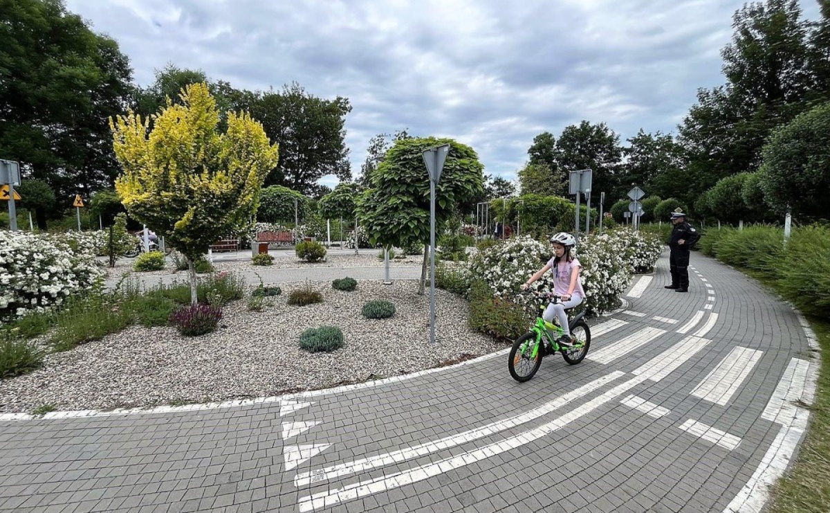 Uczniowie z Radlina zdawali egzamin na swe pierwsze w życiu prawko - Serwis informacyjny z Wodzisławia Śląskiego - naszwodzislaw.com