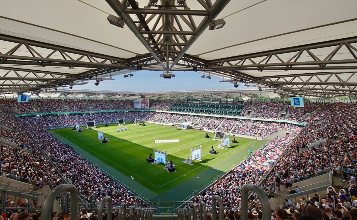 Świadkowie Jehowy zorganizują w Polsce 32 kongresy dla 125 tysięcy osób w tym aż 7 na Śląsku! - Serwis informacyjny z Raciborza - naszraciborz.pl