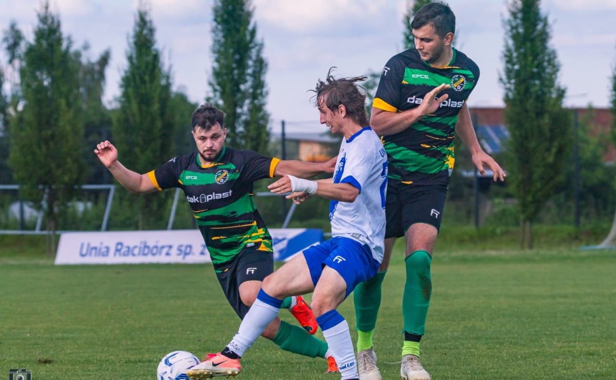 Unia Racibórz kontra Naprzód Syrynia. Podział punktów na zakończenie sezonu [FOTO] - Serwis informacyjny z Raciborza - naszraciborz.pl