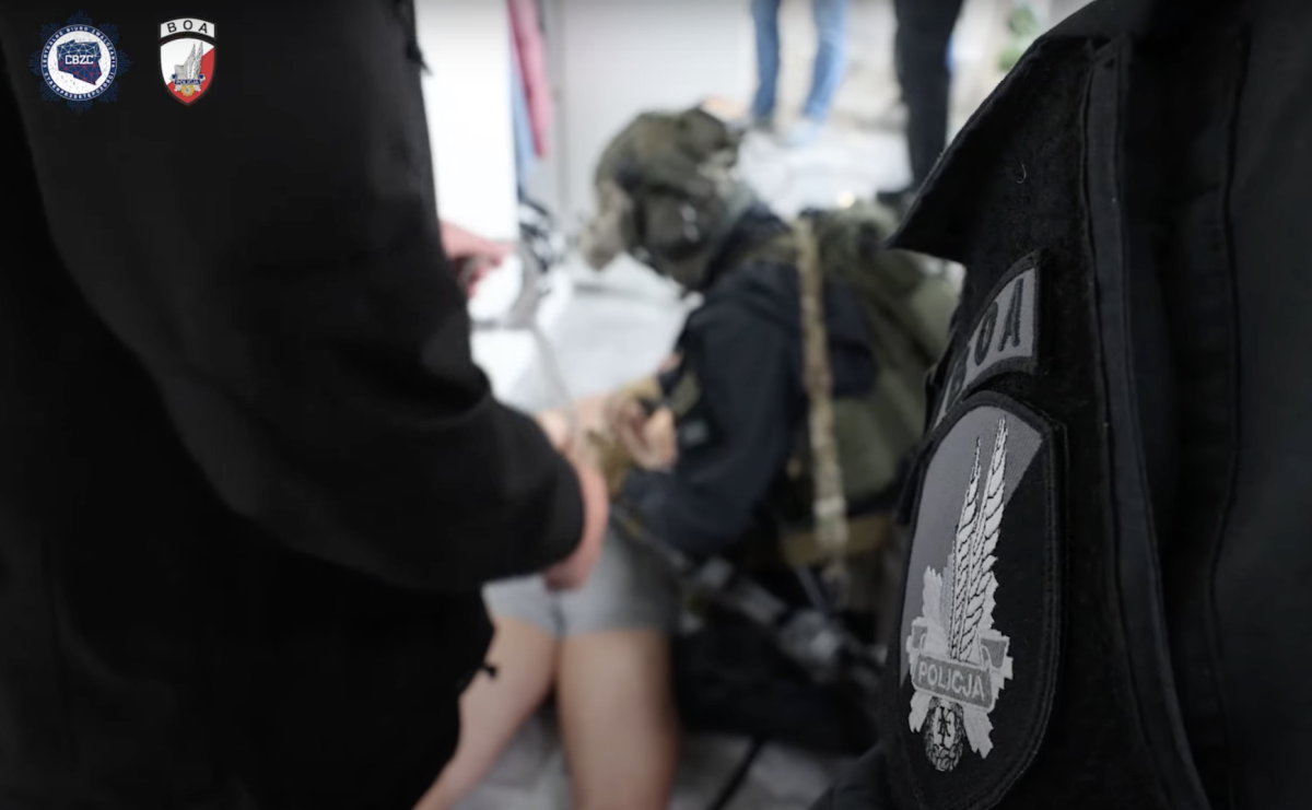 Śląska policja rozbiła grupę handlującą nieistniejącymi autami - Serwis informacyjny z Raciborza - naszraciborz.pl