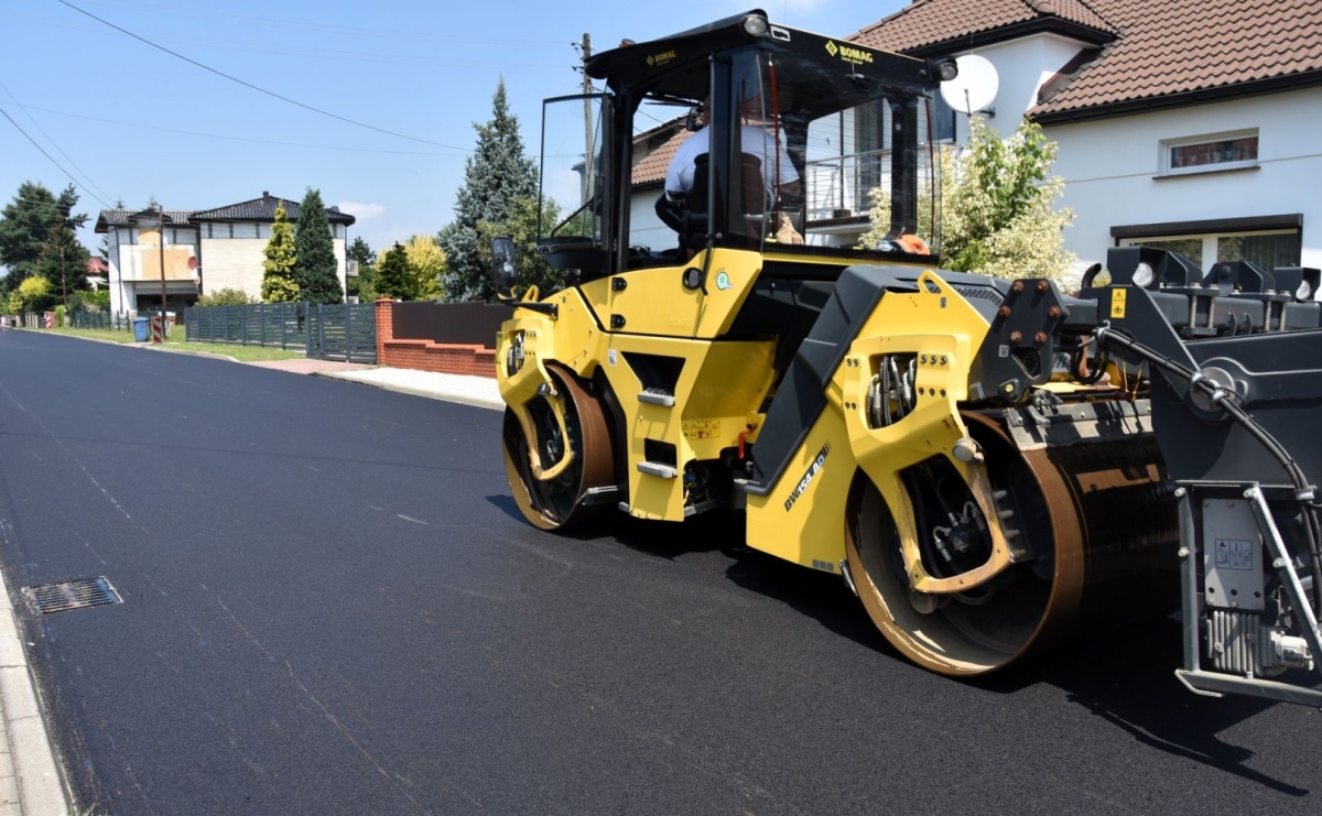 Trwają prace na ul. Powstańców Śląskich w Syryni - Serwis informacyjny z Wodzisławia Śląskiego - naszwodzislaw.com