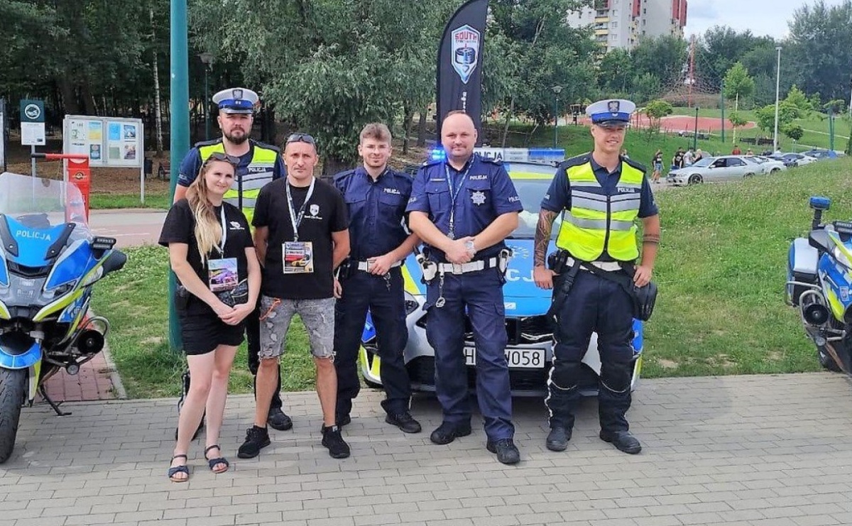 Zlot pojazdów tuningowanych z udziałem wodzisławskich mundurowych  - Serwis informacyjny z Raciborza - naszraciborz.pl