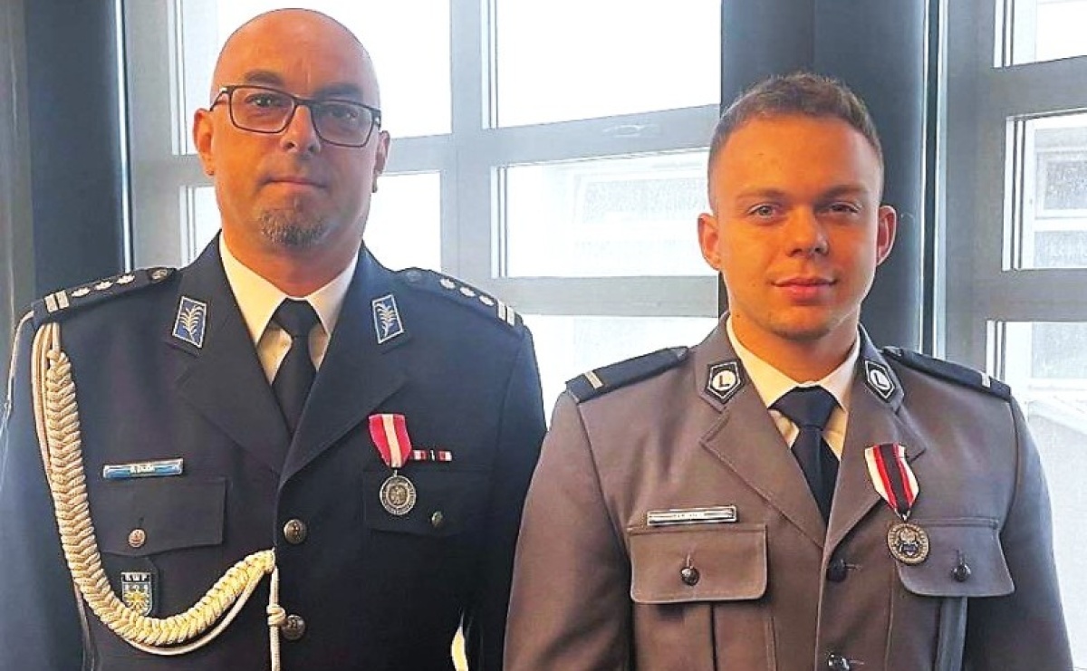 Zasłużony Policjant. Stróż prawa z Wodzisławia Śląskiego wyróżniony - Serwis informacyjny z Raciborza - naszraciborz.pl