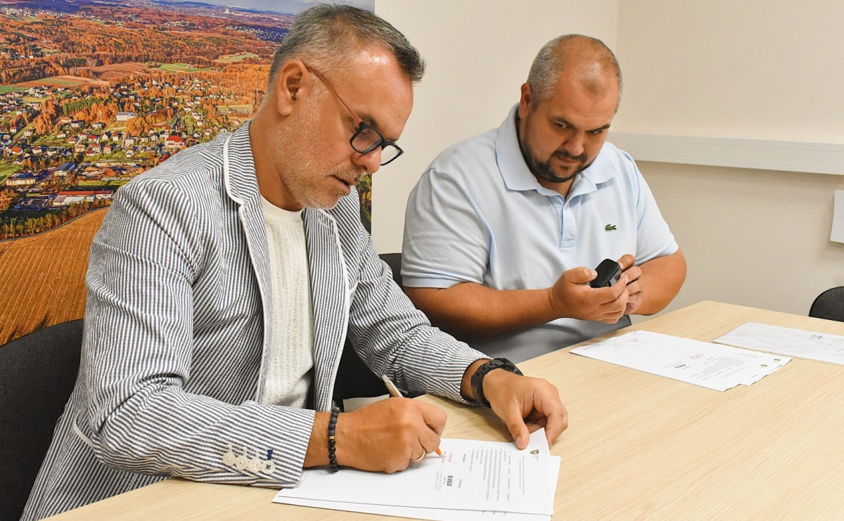 Rusza kolejny etap termomodernizacji przedszkola w Skrzyszowie. Podpisano umowę - Serwis informacyjny z Raciborza - naszraciborz.pl