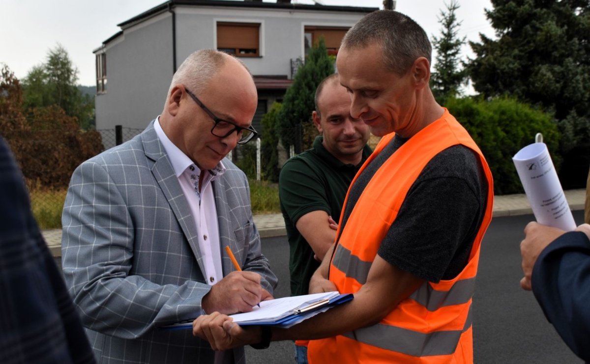 Powstańców Śląskich w Syryni już po odbiorze - Serwis informacyjny z Raciborza - naszraciborz.pl