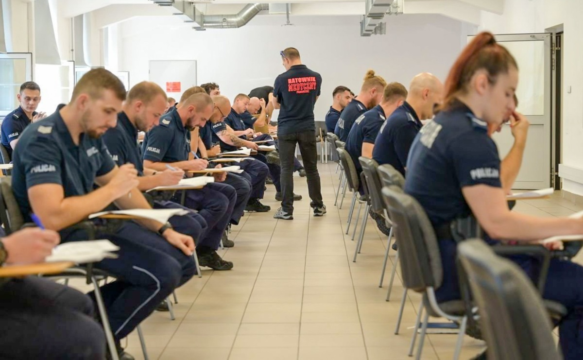 Policjanci ukończyli kurs pierwszej pomocy - Serwis informacyjny z Raciborza - naszraciborz.pl