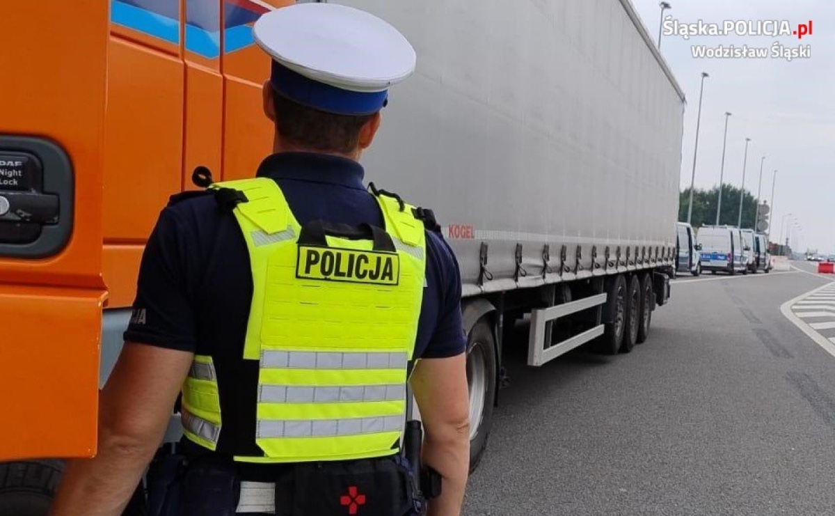 Drogówka z Wodzisławia Śląskiego i Rybnika kontrolowała pojazdy ciężarowe - Serwis informacyjny z Raciborza - naszraciborz.pl