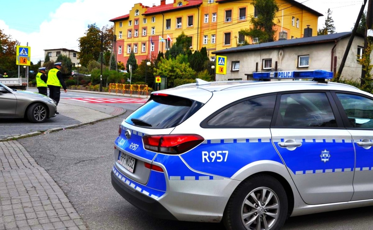 Bezpieczna droga do szkoły. Policjanci kontrolują oznakowanie w rejonie szkół - Serwis informacyjny z Raciborza - naszraciborz.pl