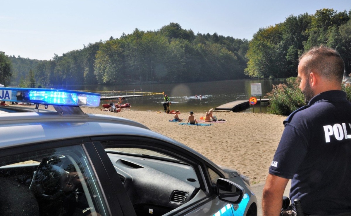 Wspólne działania służb na wodzisławskim Balatonie [FOTO] - Serwis informacyjny z Raciborza - naszraciborz.pl