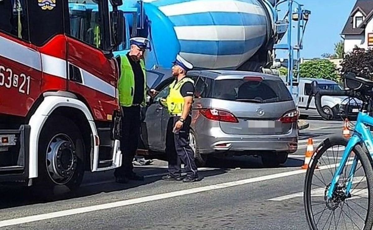 Kolizja trzech samochodów w Rydułtowach - Serwis informacyjny z Wodzisławia Śląskiego - naszwodzislaw.com