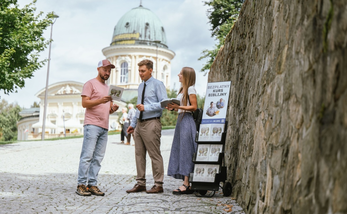 Świadkowie Jehowy mają propozycję dla mieszkańców Wodzisławia. O co chodzi? - Serwis informacyjny z Raciborza - naszraciborz.pl