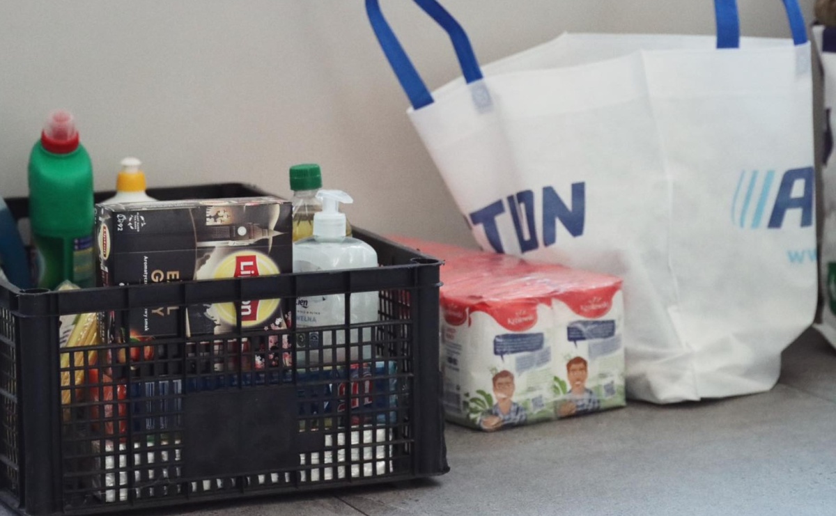 Pierwszy transport darów dla powodzian wyruszył z wodzisławskiego dworca - Serwis informacyjny z Raciborza - naszraciborz.pl