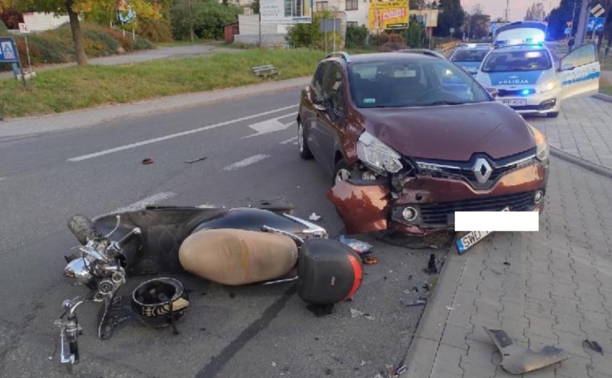 Wypadek na Radlińskiej. Poważny uraz motorowerzysty - Serwis informacyjny z Raciborza - naszraciborz.pl