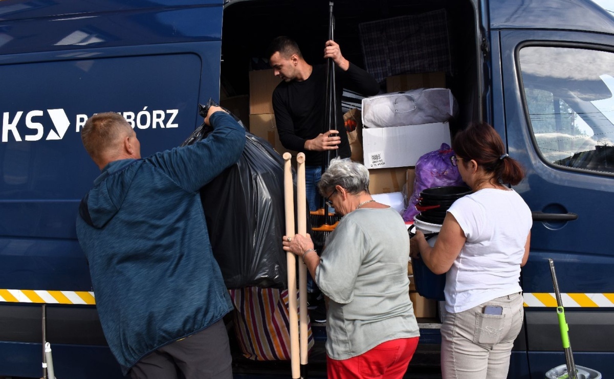 Kolejny transport pomocy dla powodzian wyruszył w trasę - Serwis informacyjny z Raciborza - naszraciborz.pl