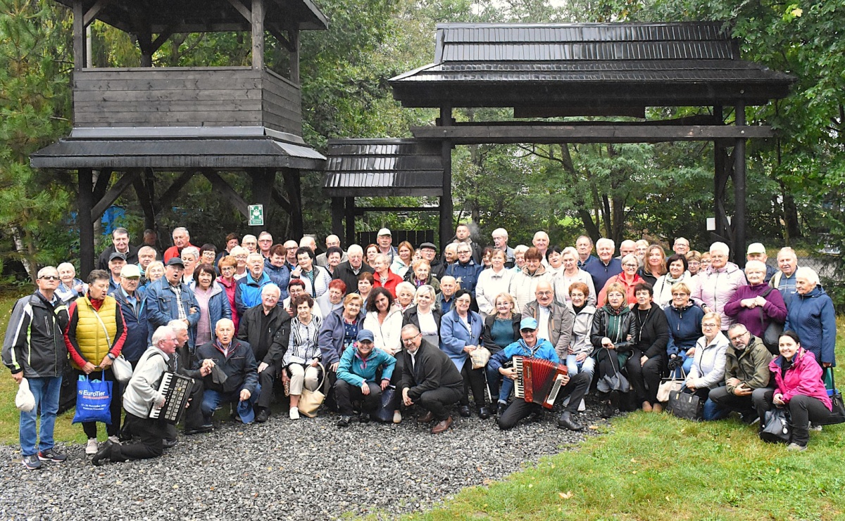 Zespoły śpiewacze z Godowa spotkały się w Bierach na wspólnej biesiadzie - Serwis informacyjny z Raciborza - naszraciborz.pl