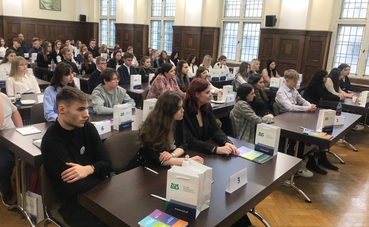 Zdobywaj wiedzę i nagrody – zgłoś szkołę do projektu edukacyjnego ZUS - Serwis informacyjny z Raciborza - naszraciborz.pl