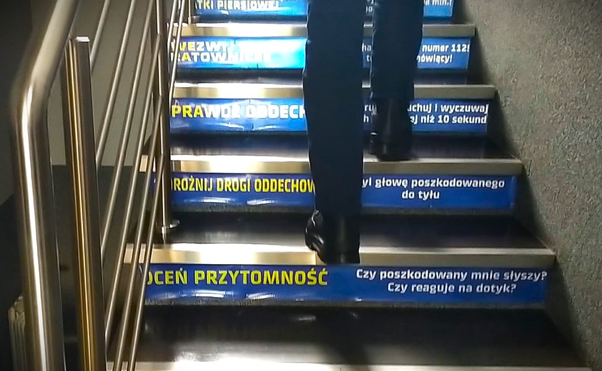 Pszowski komisariat w projekcie Schody dla życia - Serwis informacyjny z Wodzisławia Śląskiego - naszwodzislaw.com