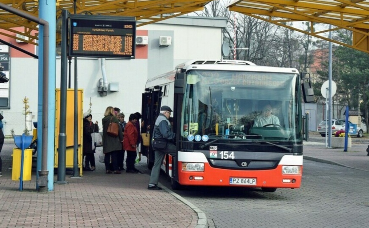 Ile gmin obsługuje MZK? Ilu przewozi pasażerów? Czy PKM to jest to samo co MZK? - Serwis informacyjny z Raciborza - naszraciborz.pl