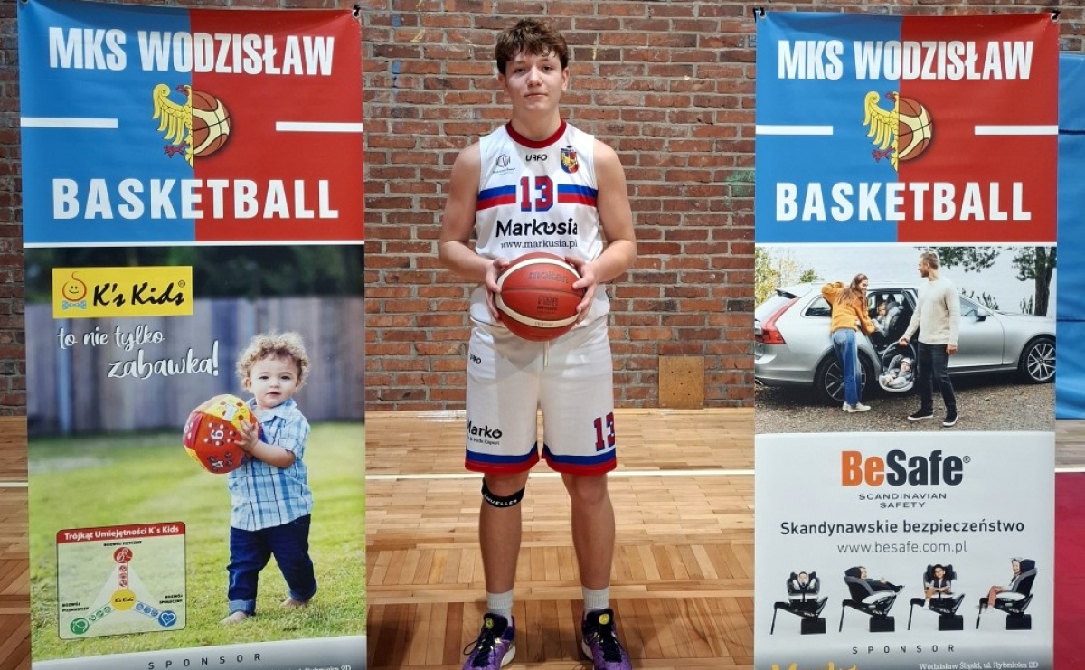 Borys Lewandowski z MKS Wodzisław Śląski na turnieju kadr wojewódzkich w Wieliczce - Serwis informacyjny z Raciborza - naszraciborz.pl