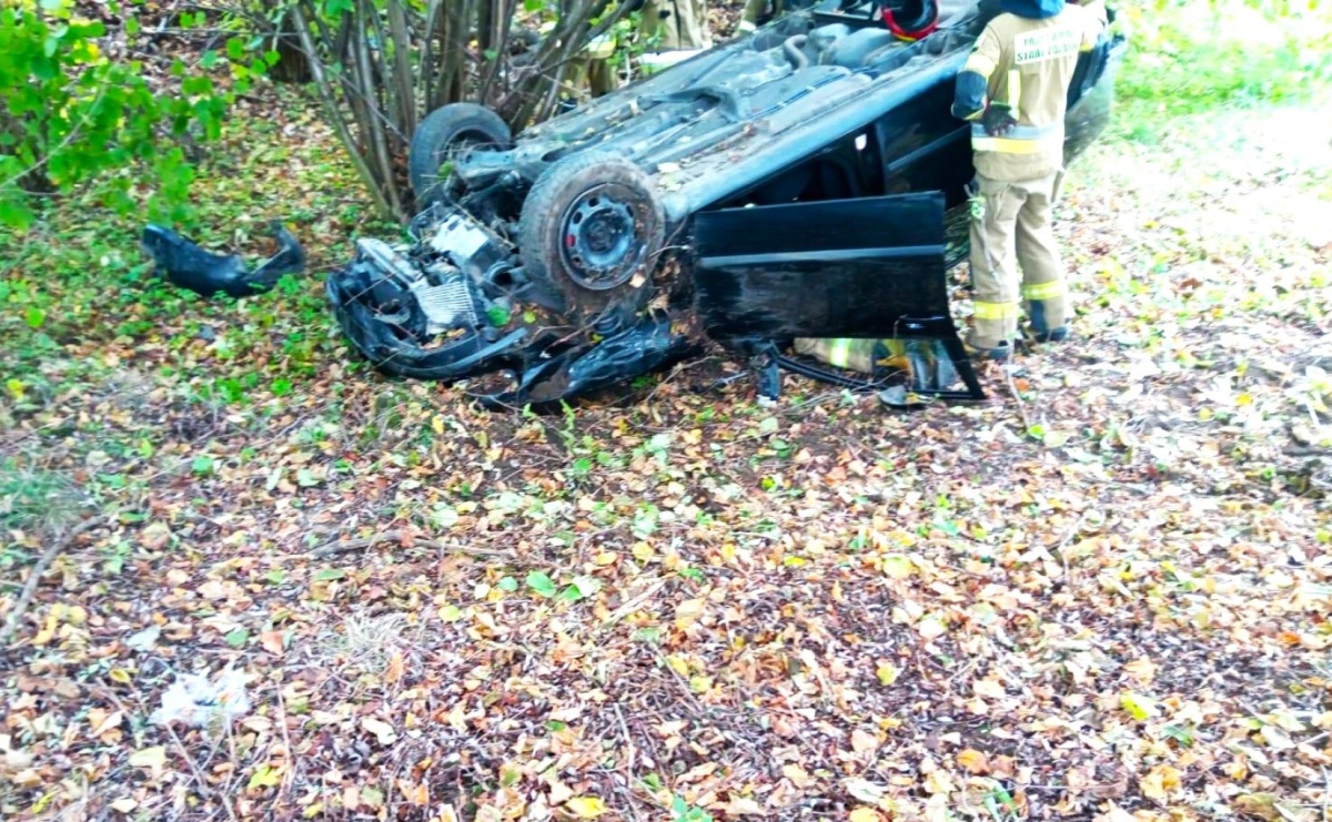 Dachowanie na Czyżowickiej. Kierowca trafił do szpitala - Serwis informacyjny z Raciborza - naszraciborz.pl