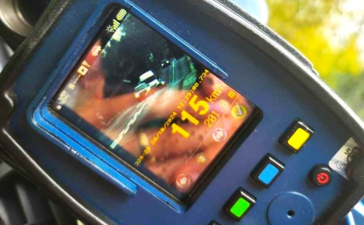 Pędził przy szkole na złamanie karku. Pozbył się prawka na trzy miesiące - Serwis informacyjny z Wodzisławia Śląskiego - naszwodzislaw.com