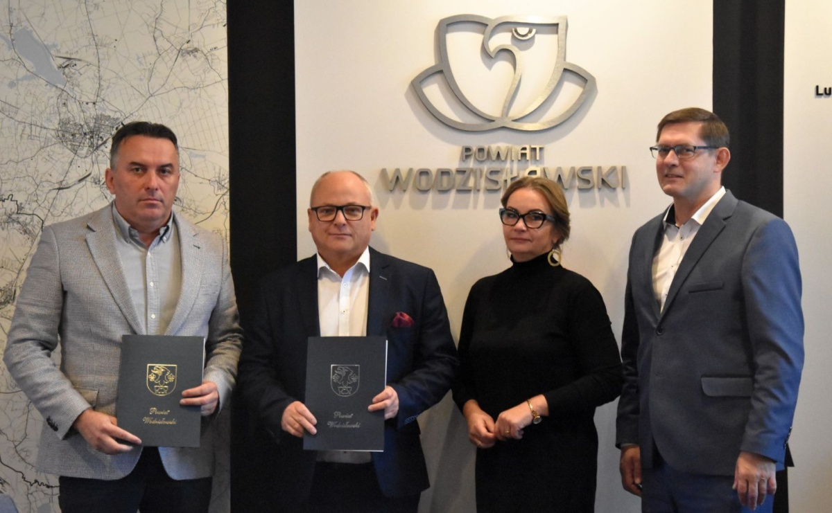 Umowa podpisana. Ulica 1 Maja w Gołkowicach doczeka się remontu - Serwis informacyjny z Raciborza - naszraciborz.pl