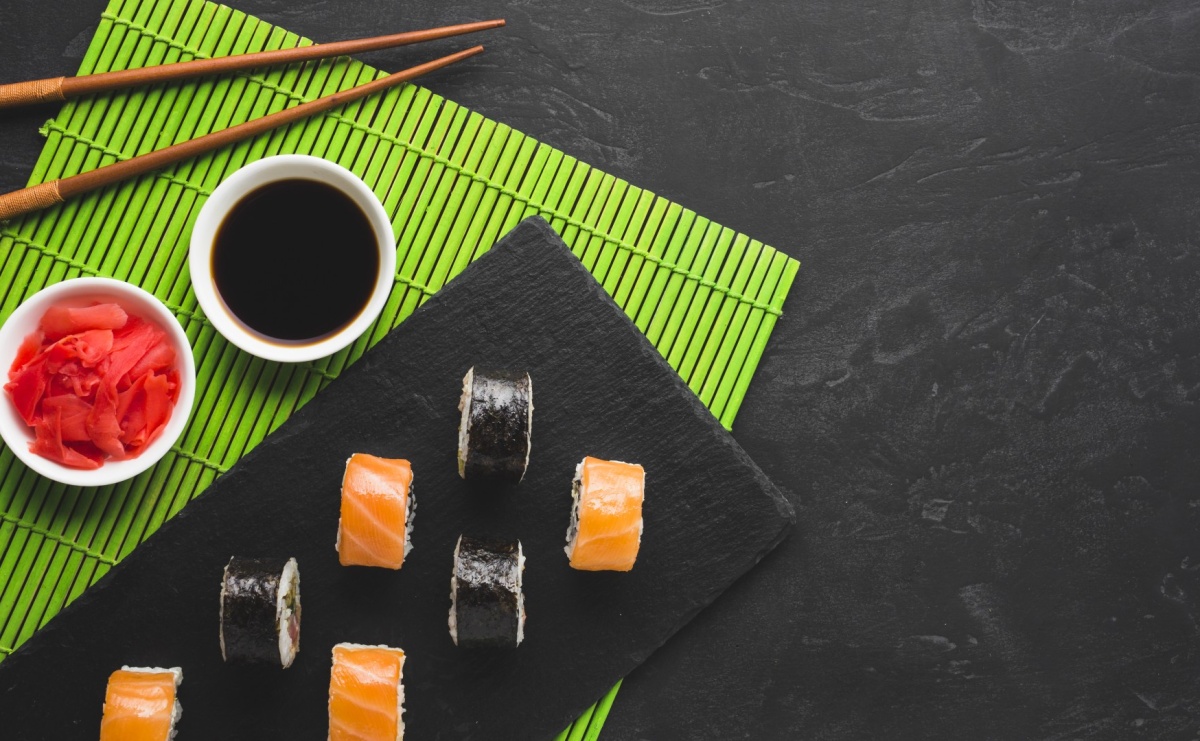 Sushi ze sklepu – porady dla początkujących fanów kuchni japońskiej - Serwis informacyjny z Raciborza - naszraciborz.pl