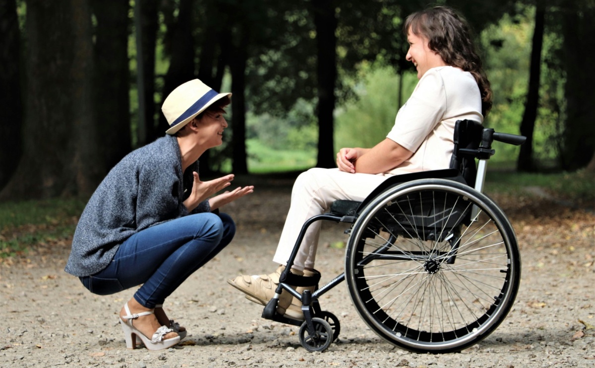 Jak skutecznie pomagać? Konferencja poświęcona wsparciu osób z niepełnosprawnościami [ZAPROSZENIE] - Serwis informacyjny z Raciborza - naszraciborz.pl