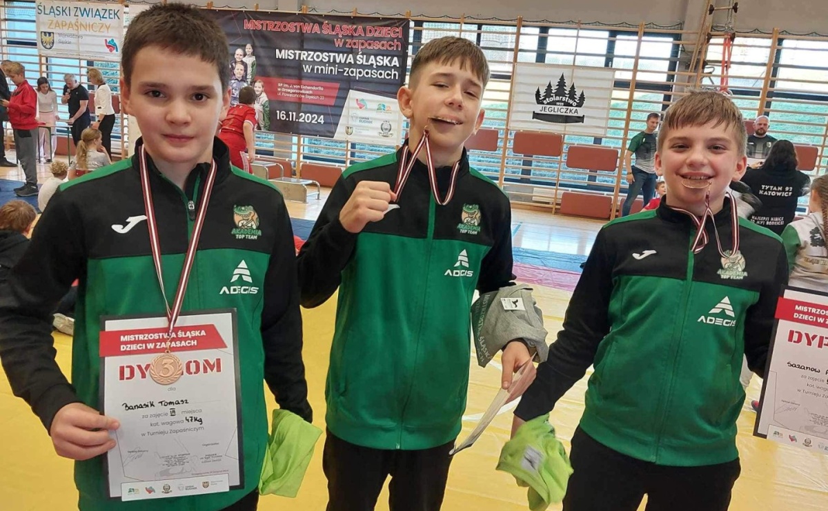 Udany występ zapaśników Akademii Sportowej Top Team na Mistrzostwach Śląska - Serwis informacyjny z Raciborza - naszraciborz.pl