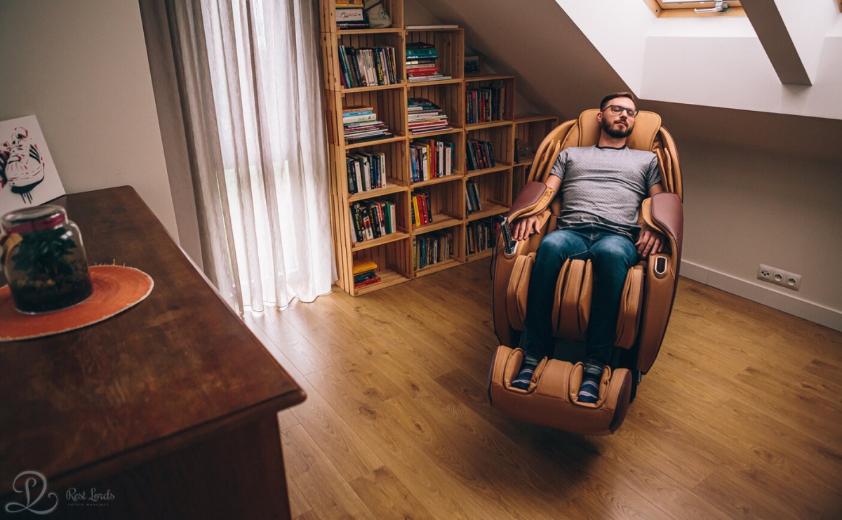 Fotel masujący – sposób na jesienną chandrę i regenerację w domowym zaciszu - Serwis informacyjny z Raciborza - naszraciborz.pl