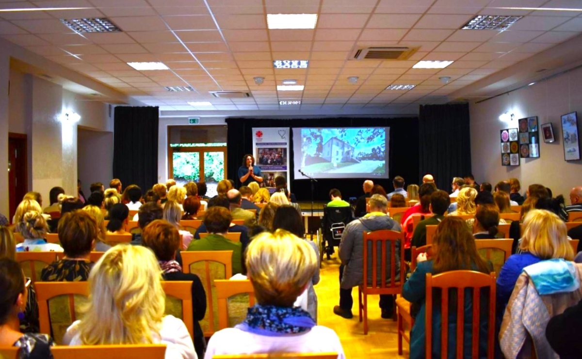 Jak skutecznie pomagać? Systemowe wsparcie osób z niepełnosprawnościami. Konferencja w Połomi - Serwis informacyjny z Raciborza - naszraciborz.pl