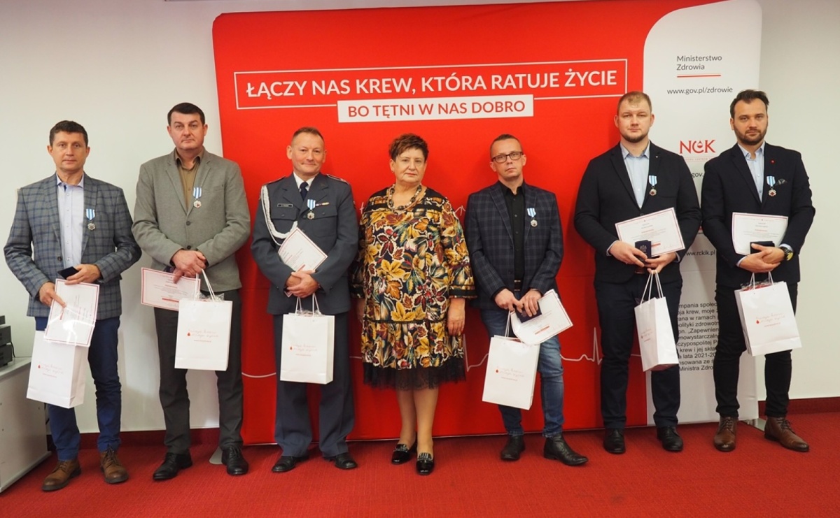 Odznaczenia Ministra Zdrowia dla Krwiodawców z raciborskiego Centrum Krwiodawstwa - Serwis informacyjny z Raciborza - naszraciborz.pl