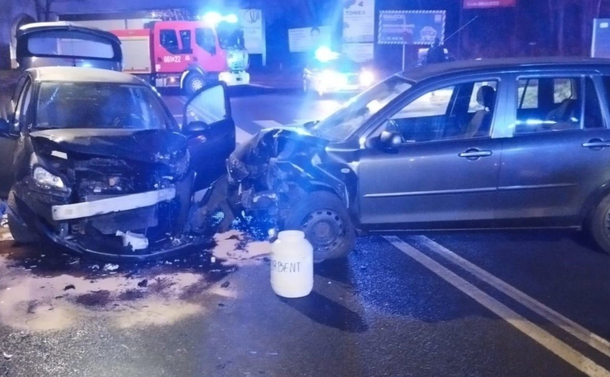 Zasłabnięcie kierowcy prawdopodobną przyczyną czołówki na Rybnickiej [KOMUNIKAT KPP] - Serwis informacyjny z Raciborza - naszraciborz.pl