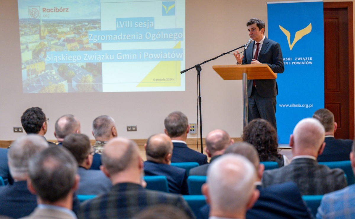 Samorządowcy województwa śląskiego obradowali na raciborskim zamku. Gościem wojewoda - Serwis informacyjny z Raciborza - naszraciborz.pl