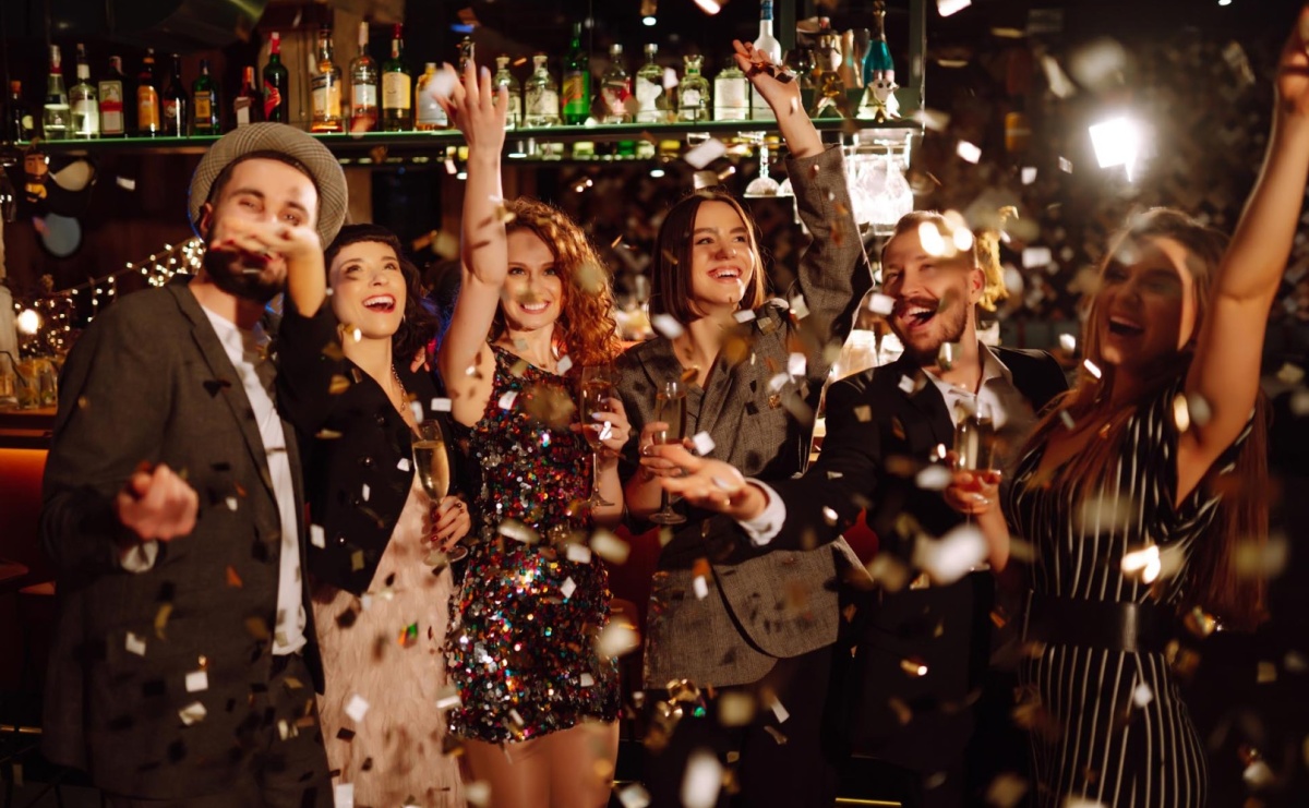 Sylwester 2024/2025: szampańska zabawa w Villi Serenada - niezapomniana noc w wyjątkowym stylu - Serwis informacyjny z Raciborza - naszraciborz.pl