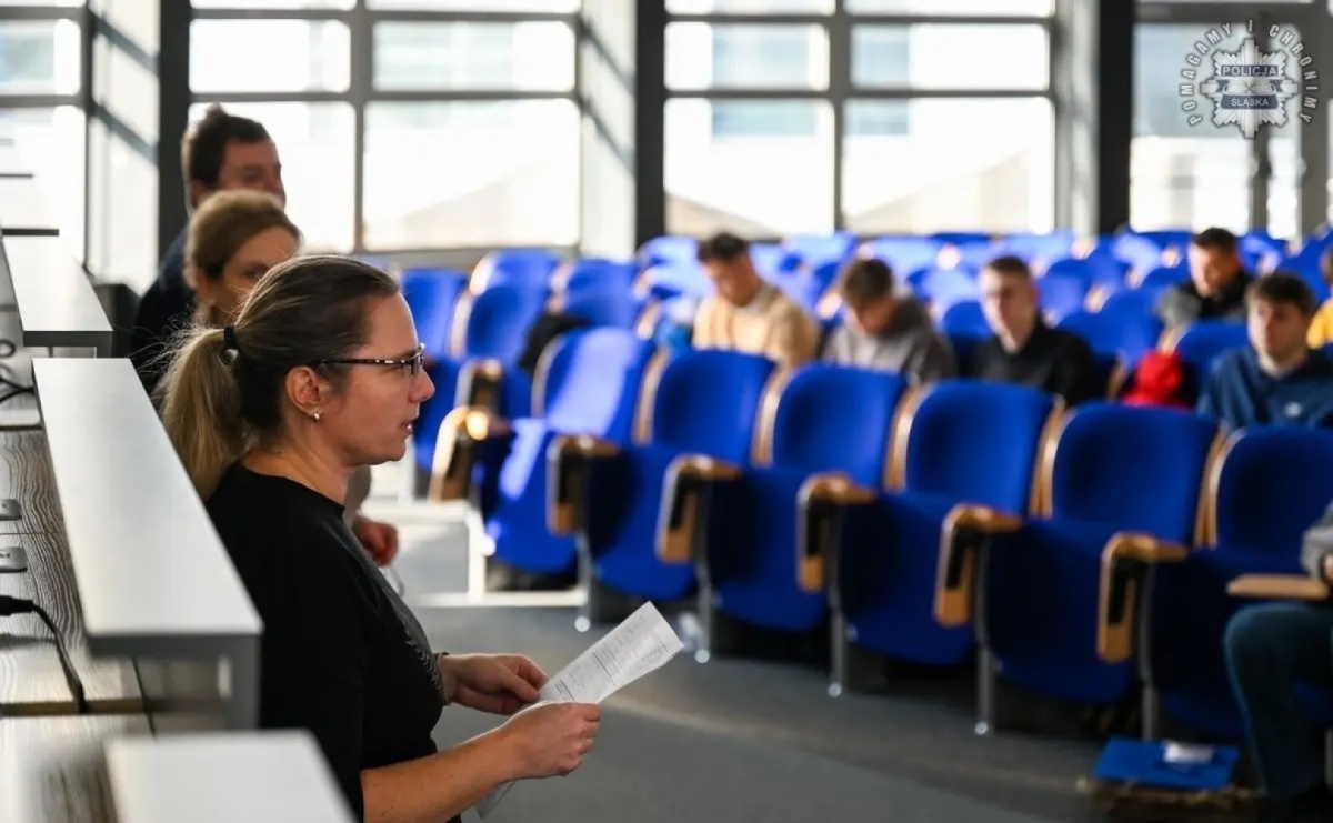 Śląska policja zadowolona z naborów. Ponad dwustu nowych funkcjonariuszy - Serwis informacyjny z Wodzisławia Śląskiego - naszwodzislaw.com