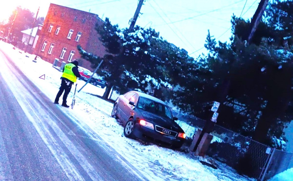 Pijany i bez prawka. Wjechał w słup w Rydułtowach - Serwis informacyjny z Raciborza - naszraciborz.pl