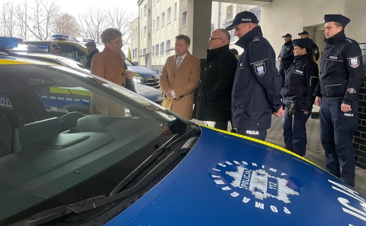 Nowe radiowozy zasiliły flotę wodzisławskiej policji - Serwis informacyjny z Raciborza - naszraciborz.pl