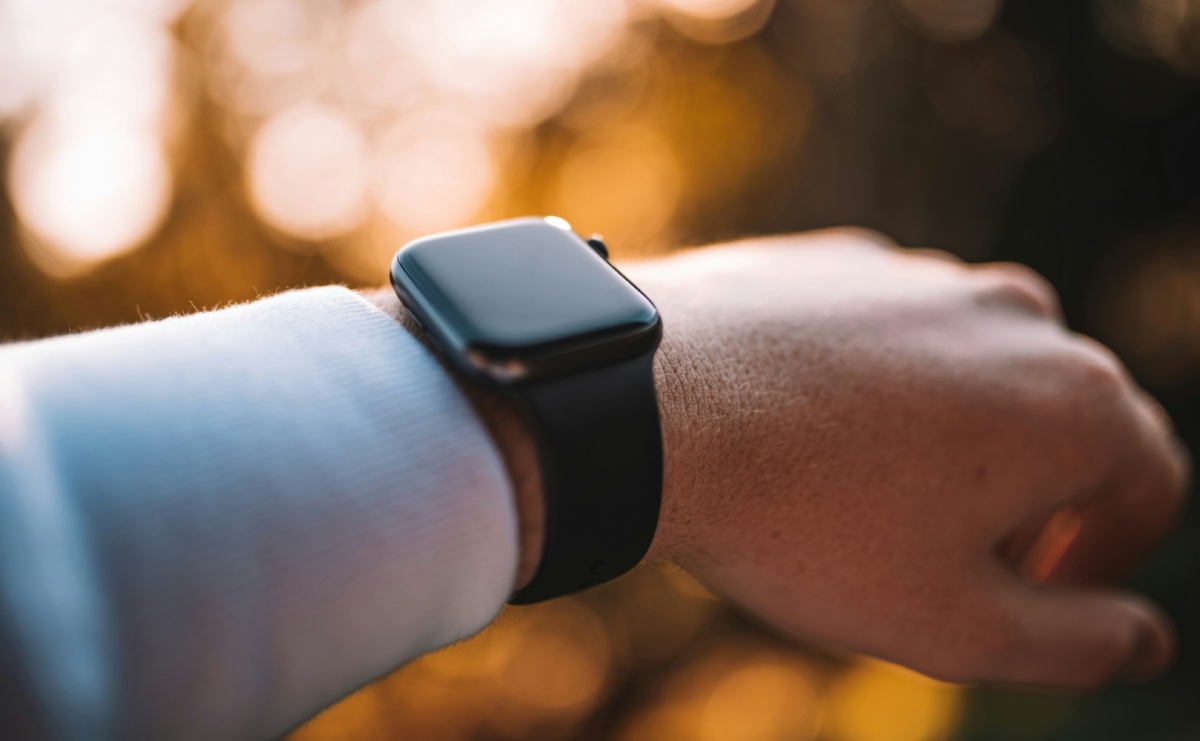 Apple Watch Ultra 2 vs. Apple Watch 10 - który smartwatch najlepiej spełni twoje oczekiwania? - Serwis informacyjny z Raciborza - naszraciborz.pl