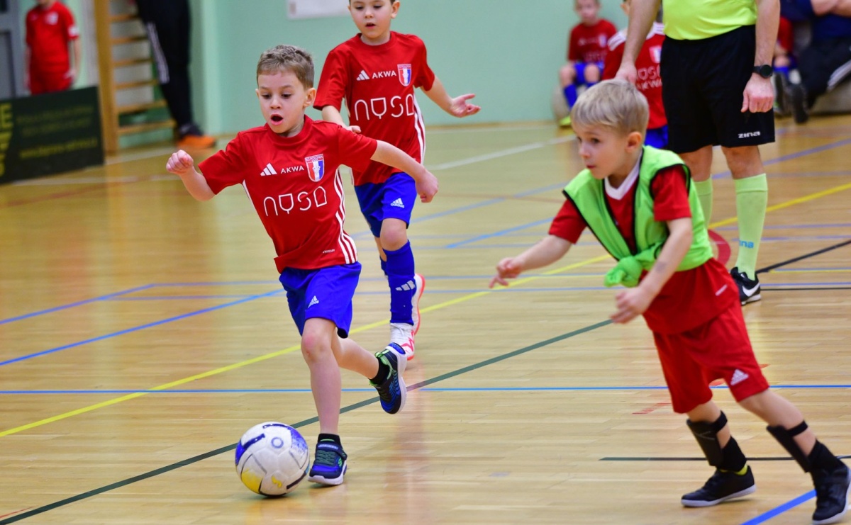 Junior Futsal Cup. Zmagania skrzatów z regionu w Raciborzu [FOTO] - Serwis informacyjny z Raciborza - naszraciborz.pl