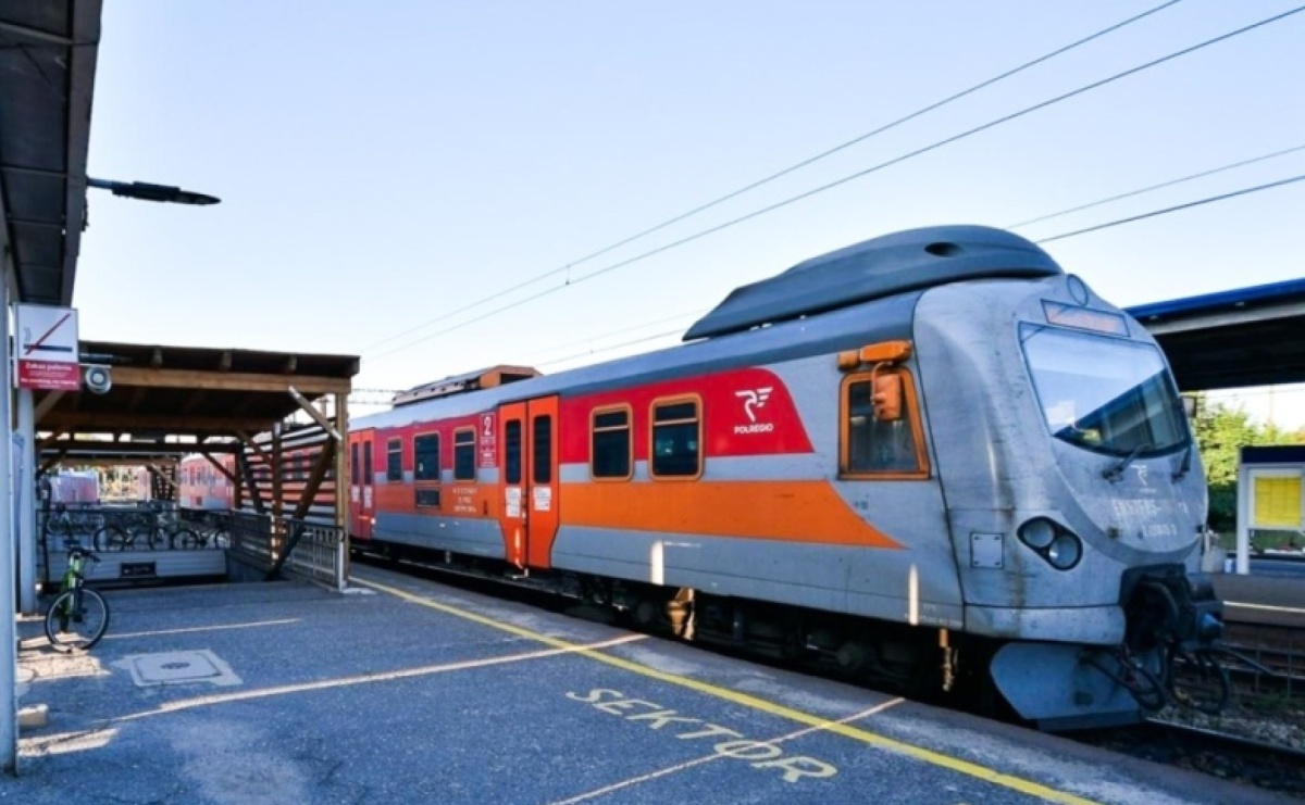 Pociągiem w odwiedziny do Babci i Dziadka - Serwis informacyjny z Raciborza - naszraciborz.pl