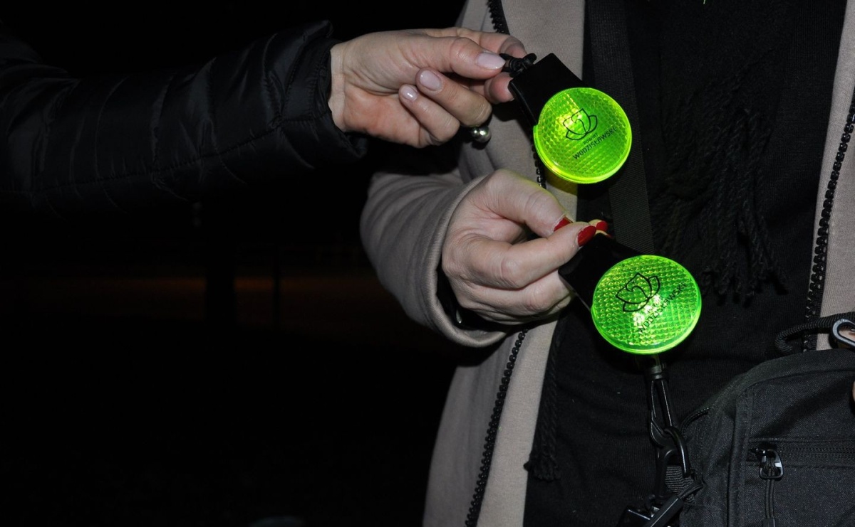 Odblaski ratują życie. Warto o nich pamiętać, szczególnie jesienią - Serwis informacyjny z Raciborza - naszraciborz.pl