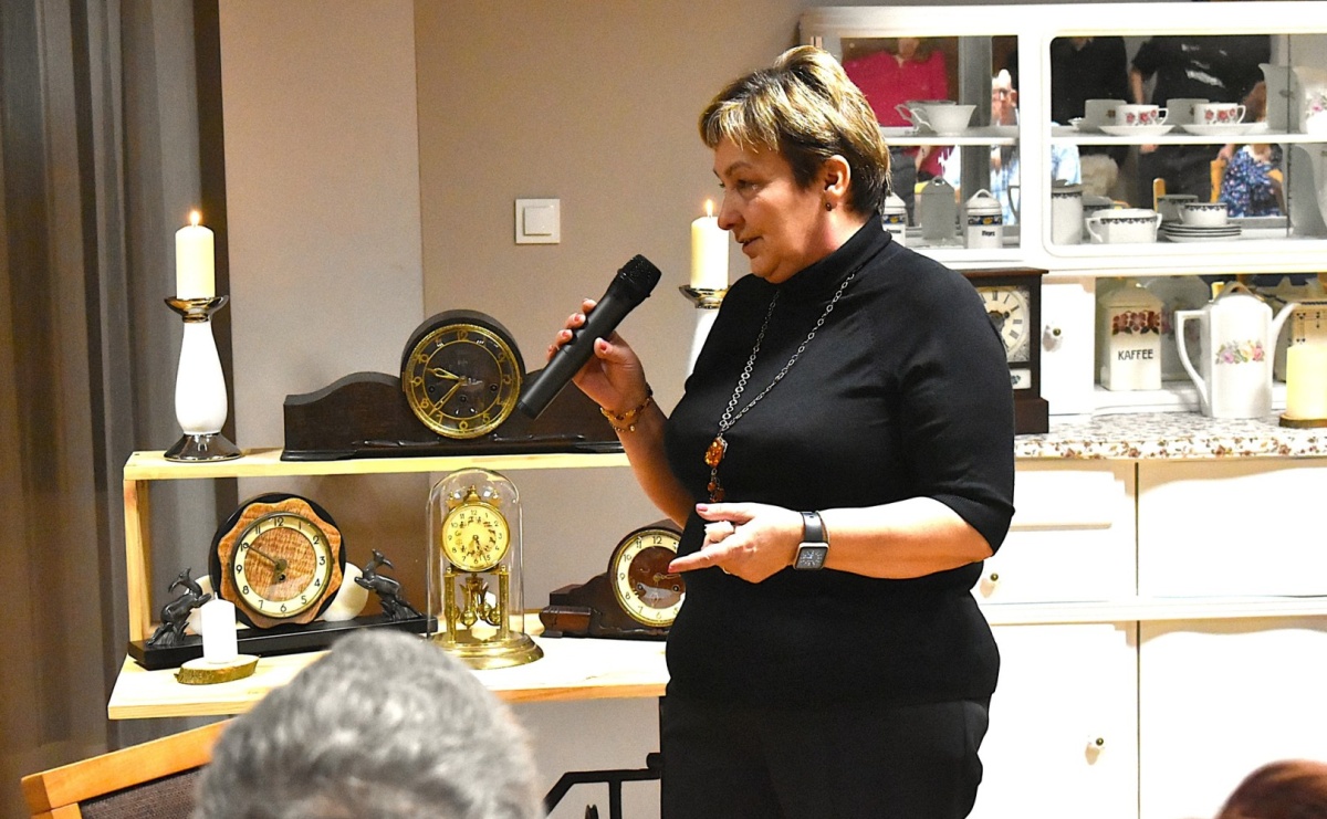 Tylko czas odmierzają tak samo, wszystko inne je różni. Wystawa zegarów w Skrbeńsku - Serwis informacyjny z Wodzisławia Śląskiego - naszwodzislaw.com