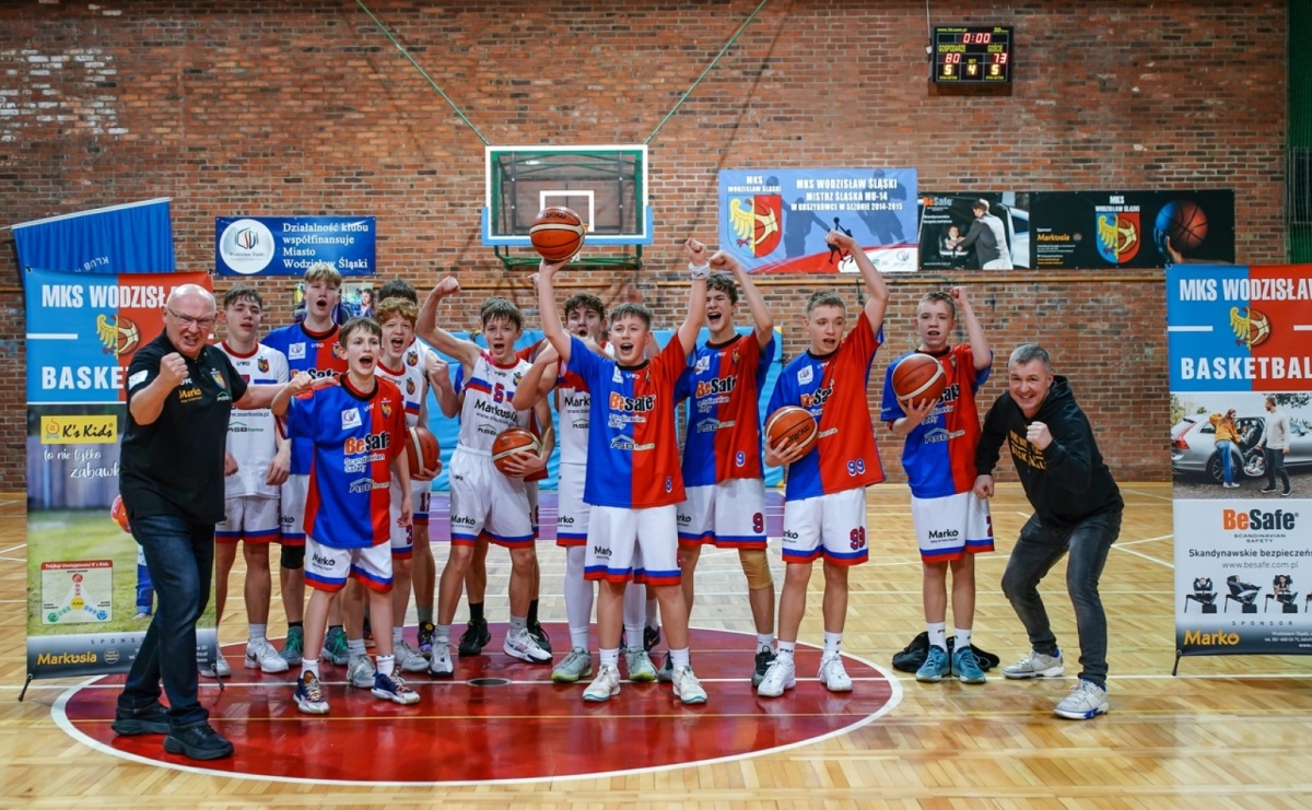 MKS Wodzisław Śląski w półfinale play-off! Wielkie emocje w decydującym meczu z Dąbrową Górniczą - Serwis informacyjny z Raciborza - naszraciborz.pl