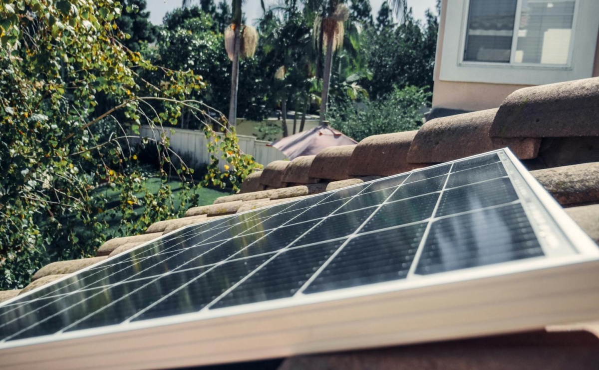 Wpływ warunków pogodowych na wydajność systemów fotowoltaicznych - Serwis informacyjny z Raciborza - naszraciborz.pl