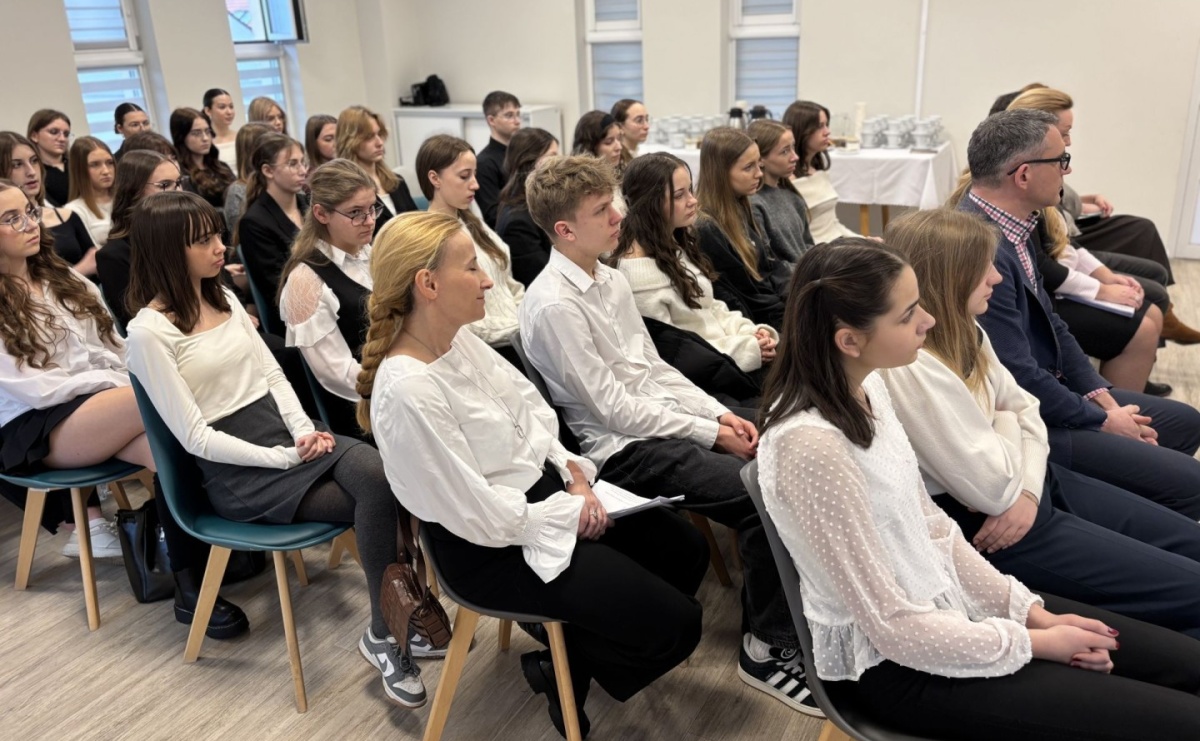 Młodzi niosą pomoc i wsparcie - Serwis informacyjny z Raciborza - naszraciborz.pl