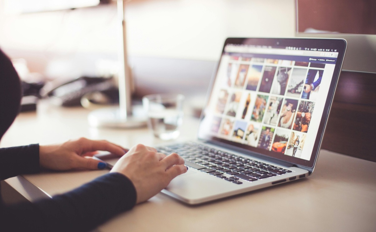 Dziś dzień bezpiecznego Internetu. Policyjne rady na surfowanie bez problemów - Serwis informacyjny z Raciborza - naszraciborz.pl