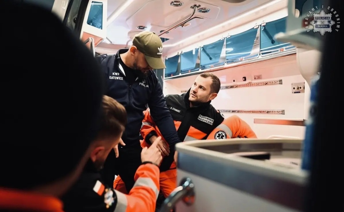 Policja szkoli ratowników medycznych. Coraz częstsze ataki agresywnych pacjentów - Serwis informacyjny z Raciborza - naszraciborz.pl